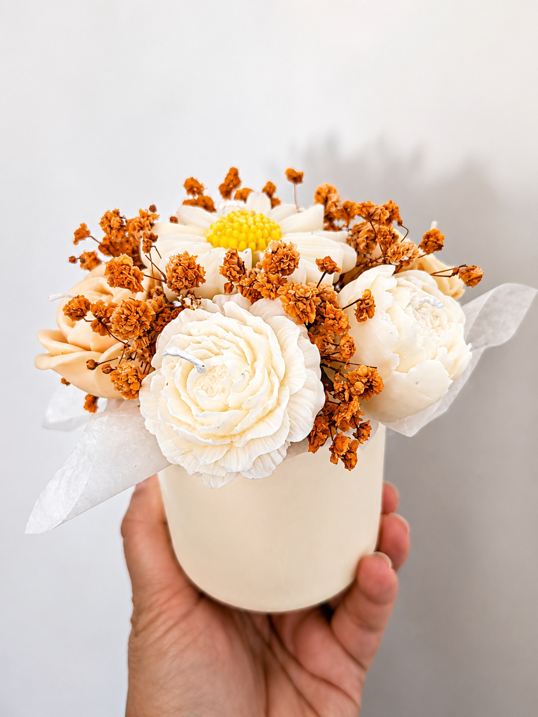Bouquet floral en cire parfumée – Contenant Jesmonite - Monoï Pêche